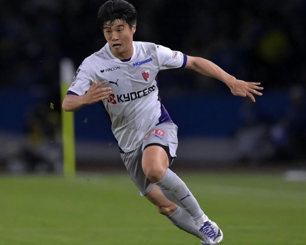 送钱宝 爆日本23岁国脚加盟德甲: 从J联赛学生兵跳级到五大联赛, 成长之路可供学习